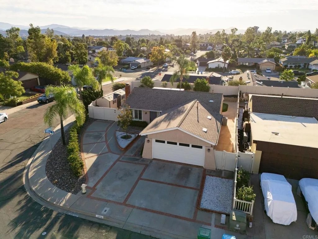 https://cdn.realtyfeed.com/cdn/127/307101915/967dd6881199d886cebecdab6d28ba0e.webp