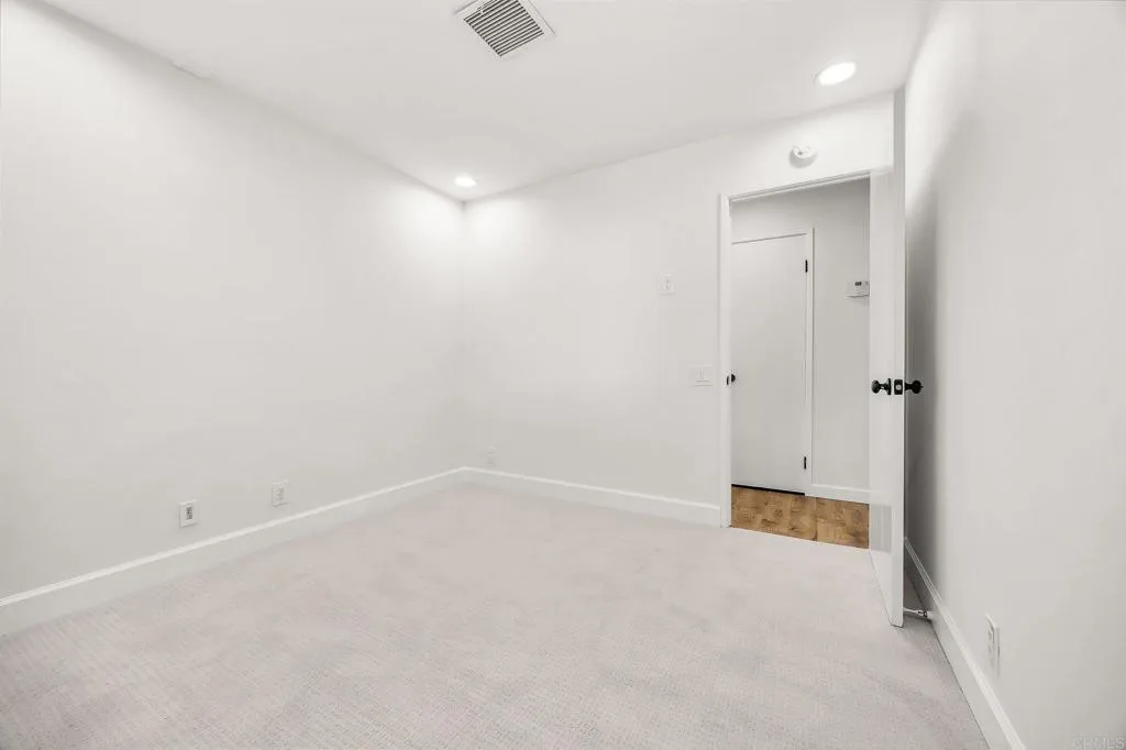 https://cdn.realtyfeed.com/cdn/127/307101915/a4c87a8d7b71639fb52a840f8de6b290.webp