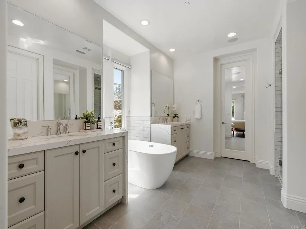 7947 High Time Ridge, San Diego, CA 92067 7947 High Time Ridge, San Diego, CA 92067