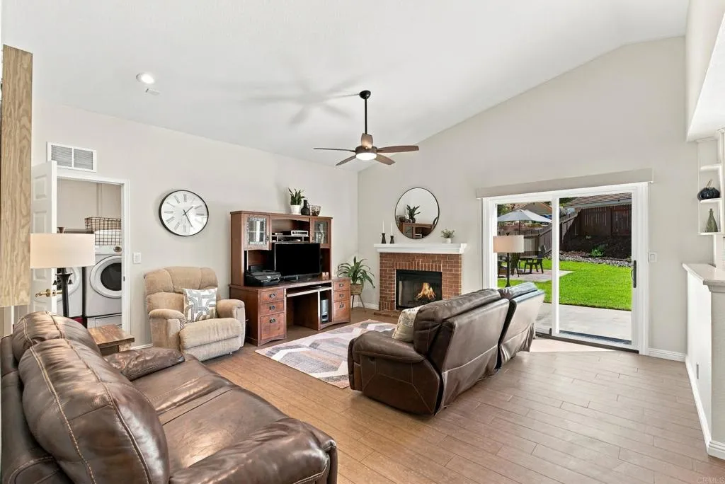 https://cdn.realtyfeed.com/cdn/127/307101937/7b158dd348fbac3478994d26340d5432.webp