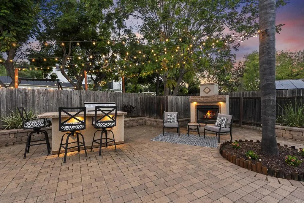 https://cdn.realtyfeed.com/cdn/127/307101937/d27af429240a67f9ea57b45bd5df70a9.webp