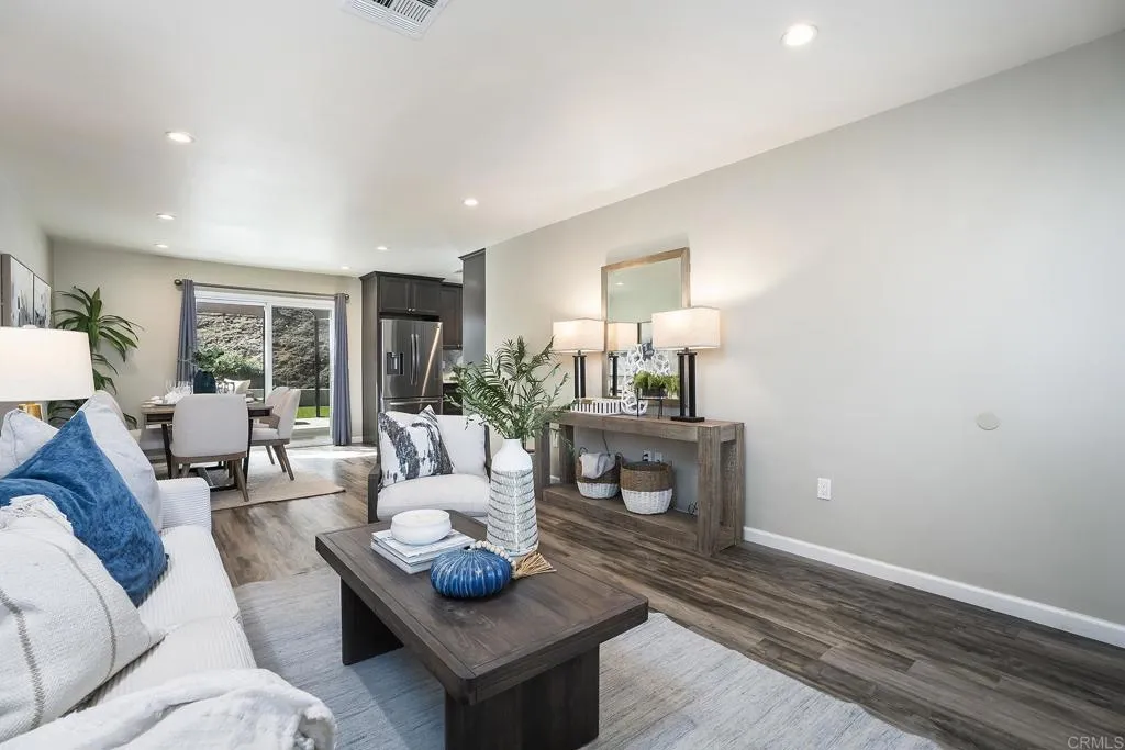 https://cdn.realtyfeed.com/cdn/127/307101986/93f654652ea40a213c9fd87325d9af79.webp