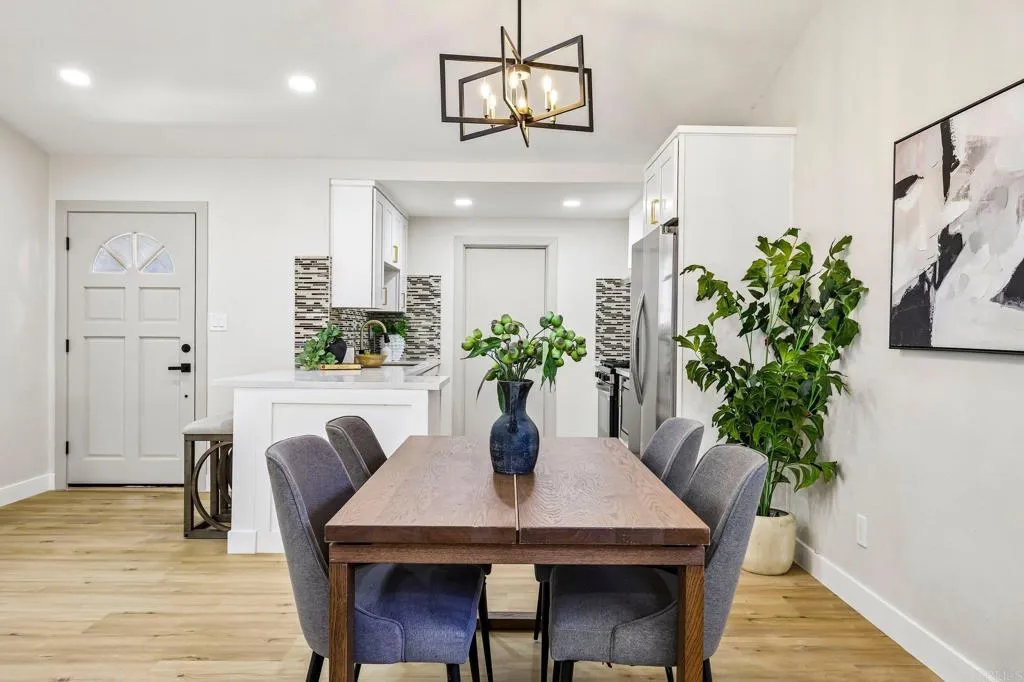 https://cdn.realtyfeed.com/cdn/127/307101994/13e25f7a7b9bab60b395e63e9c360eb5.webp