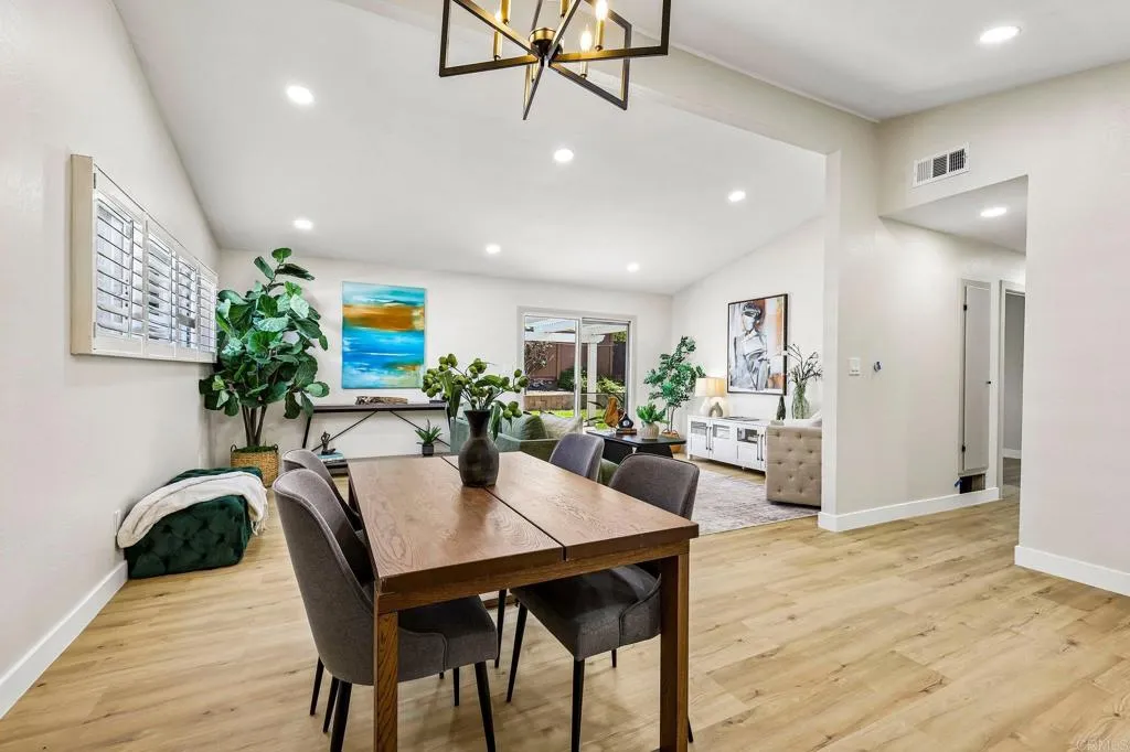 https://cdn.realtyfeed.com/cdn/127/307101994/45efd5946d72e9a03ecf709746a8067e.webp