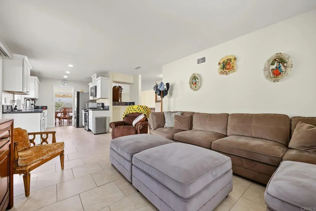 https://cdn.realtyfeed.com/cdn/127/307102107/06049ecda3428cf4eccc240821ac018b.webp