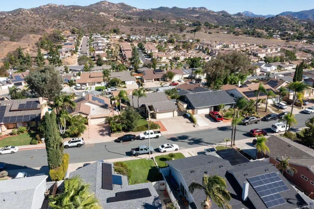 https://cdn.realtyfeed.com/cdn/127/307102107/0986bb01108589e55deedd1f2b438d37.webp