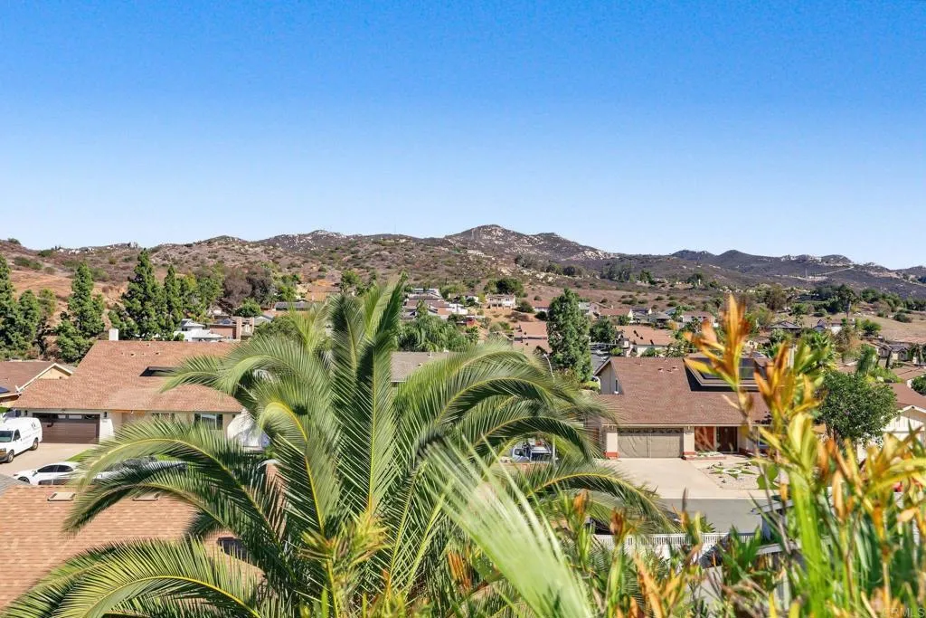 https://cdn.realtyfeed.com/cdn/127/307102107/35141f778efdf86f052aae8ed26f68c8.webp