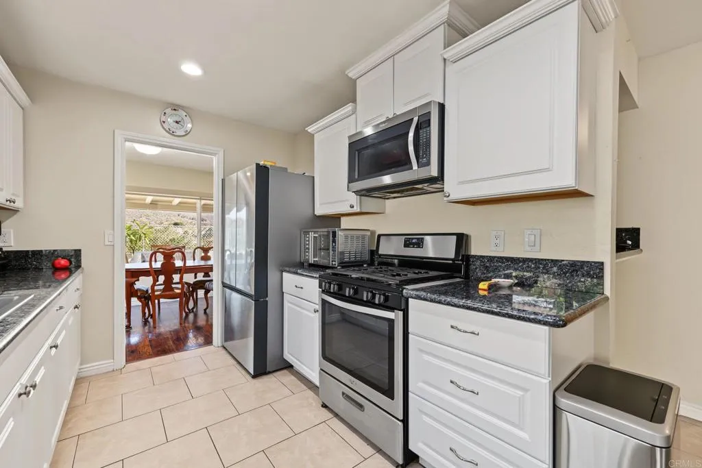 https://cdn.realtyfeed.com/cdn/127/307102107/5b79130440265425fba10009848cc8b5.webp