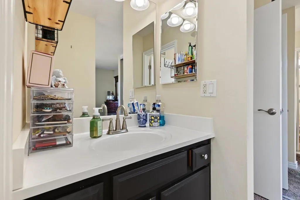 https://cdn.realtyfeed.com/cdn/127/307102107/87285db32f4517913f5a031ec8b94b8a.webp