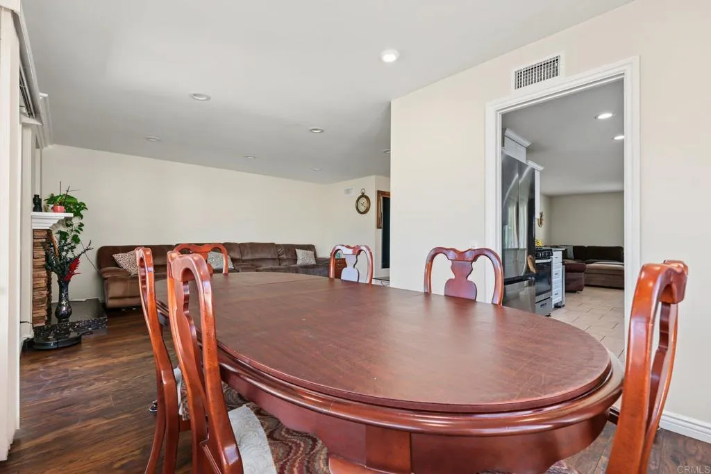 https://cdn.realtyfeed.com/cdn/127/307102107/9bcf13500f6ef3d5bf2b41b3dd11e8ef.webp
