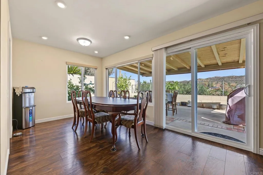 https://cdn.realtyfeed.com/cdn/127/307102107/c7d84e7a9f9ecbf73b0069523f2c4f2a.webp