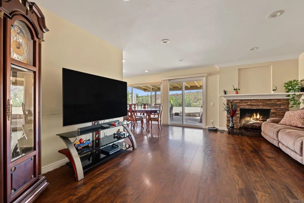 https://cdn.realtyfeed.com/cdn/127/307102107/c91eb01347582ff2bb7eaf4f3876fceb.webp
