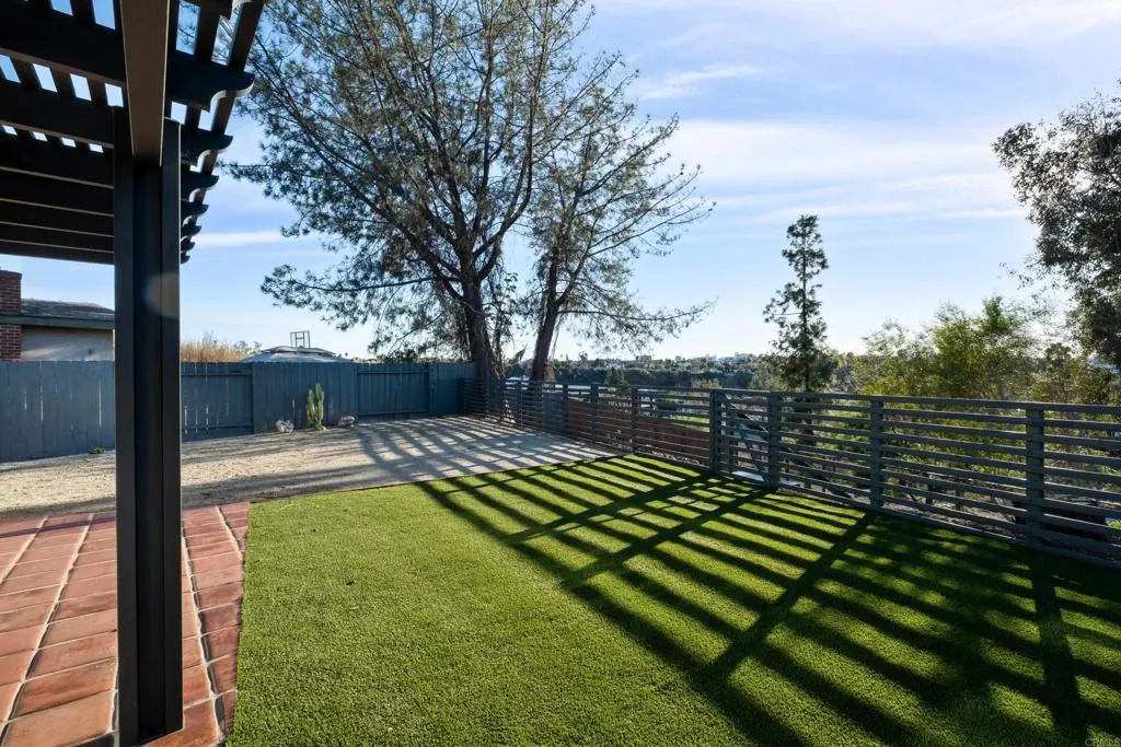 https://cdn.realtyfeed.com/cdn/127/307102206/756ae0c564c98c8e28c205135afb762a.webp