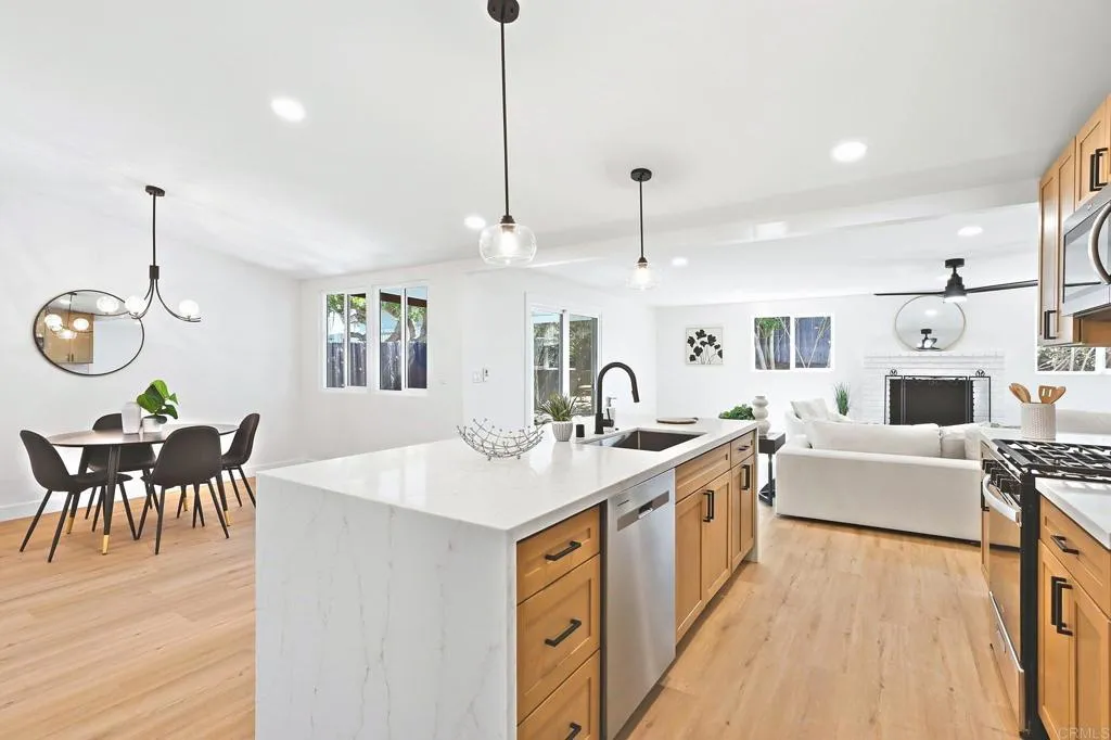 https://cdn.realtyfeed.com/cdn/127/307102219/ec6048bd682f91fa56f5e1de34a3b379.webp