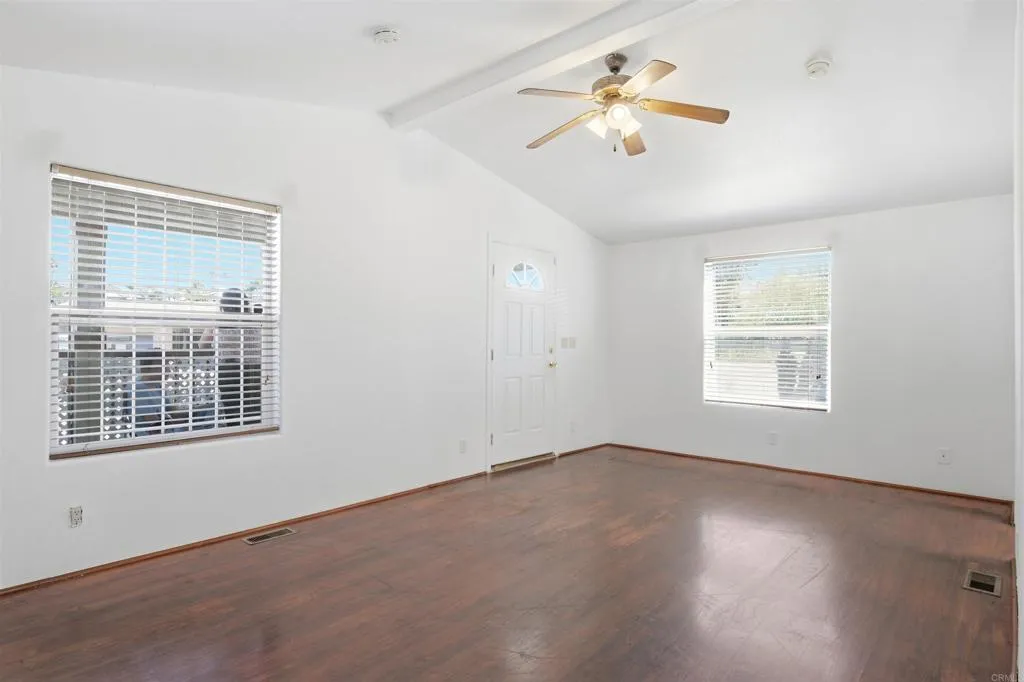 https://cdn.realtyfeed.com/cdn/127/307102307/bd84abeca5993b87043139c1c554fa13.webp