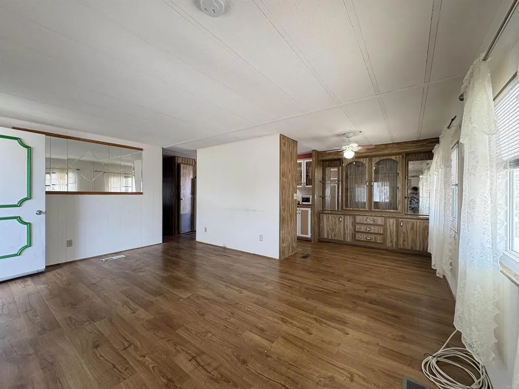 1174 E Main St, #173, El Cajon, CA 92021 1174 E Main St, #173, El Cajon, CA 92021