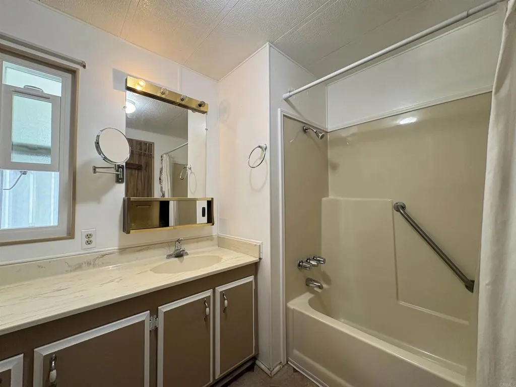 1174 E Main St, #173, El Cajon, CA 92021 1174 E Main St, #173, El Cajon, CA 92021