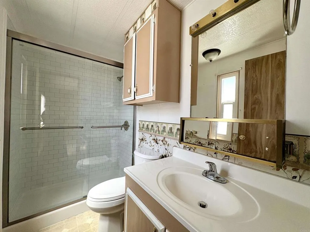 1174 E Main St, #173, El Cajon, CA 92021 1174 E Main St, #173, El Cajon, CA 92021