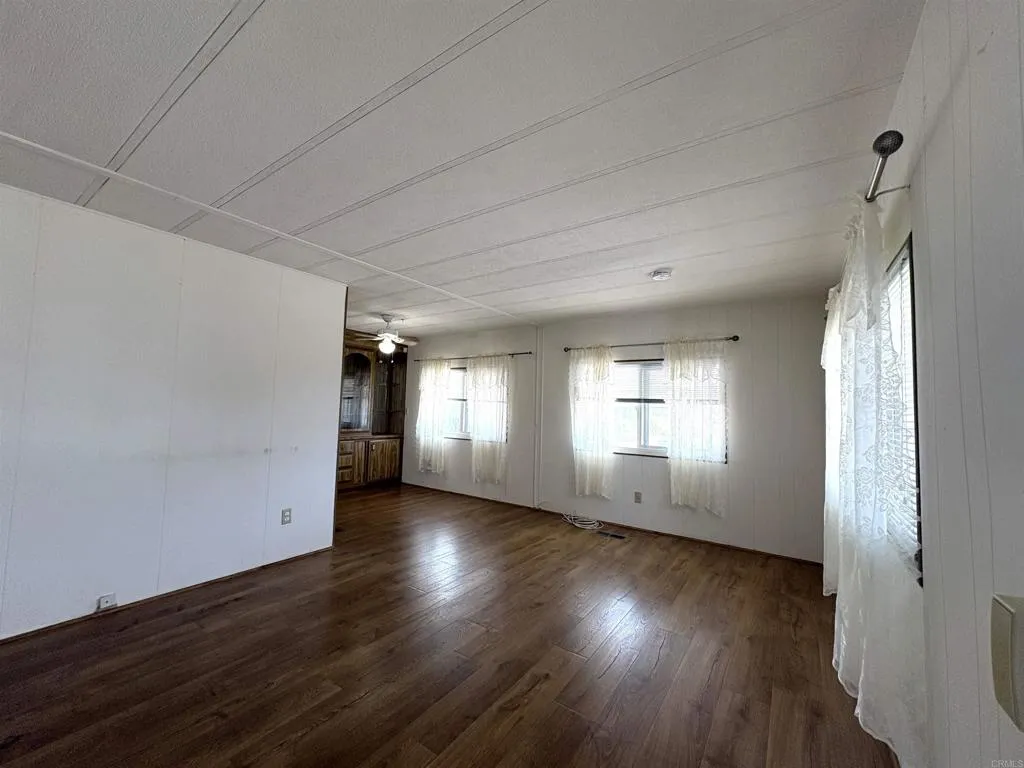 1174 E Main St, #173, El Cajon, CA 92021 1174 E Main St, #173, El Cajon, CA 92021