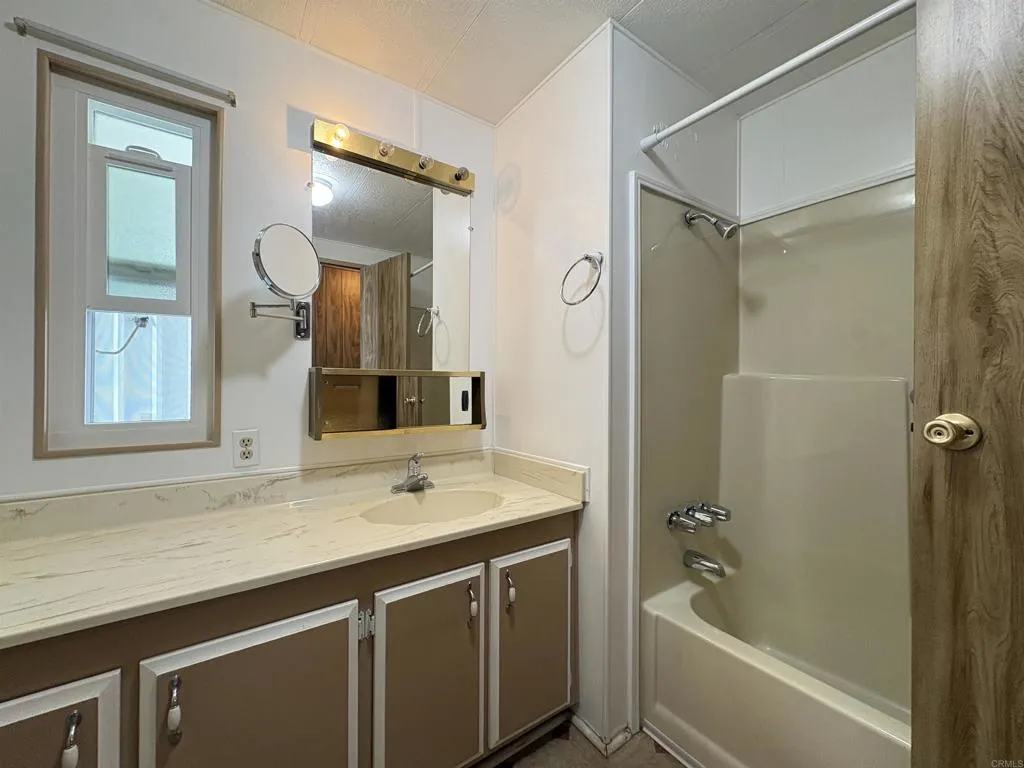 1174 E Main St, #173, El Cajon, CA 92021 1174 E Main St, #173, El Cajon, CA 92021