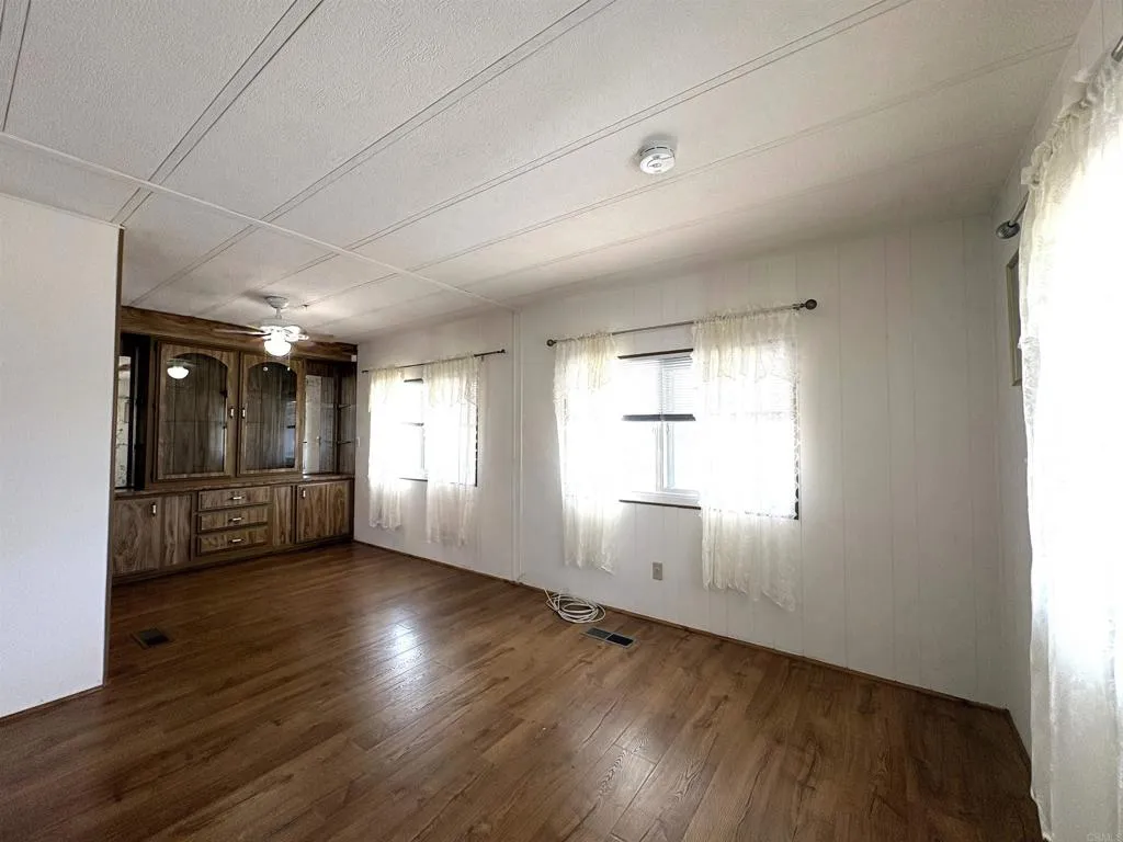1174 E Main St, #173, El Cajon, CA 92021 1174 E Main St, #173, El Cajon, CA 92021