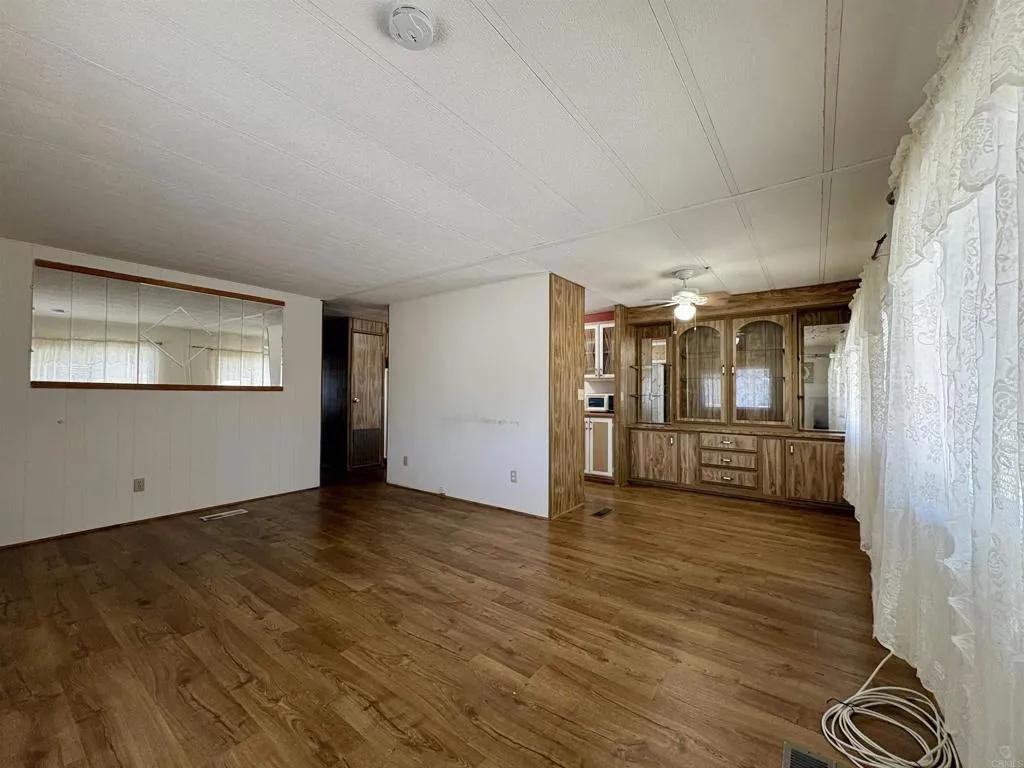 1174 E Main St, #173, El Cajon, CA 92021 1174 E Main St, #173, El Cajon, CA 92021