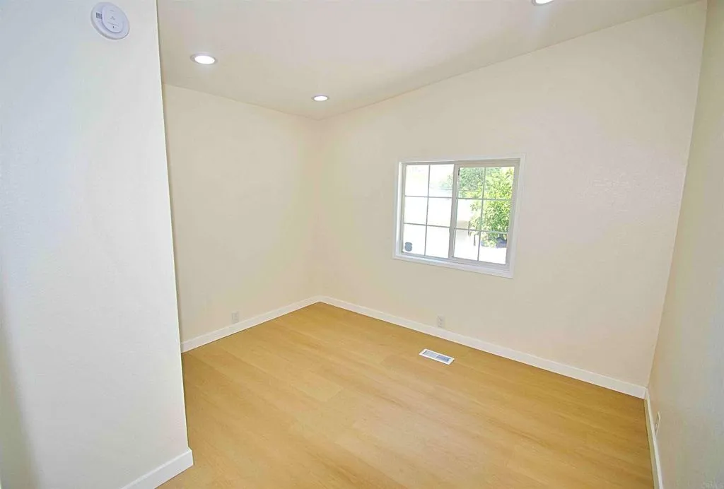 https://cdn.realtyfeed.com/cdn/127/307102376/0477f0a7e23cc0a381331d58520d4a64.webp