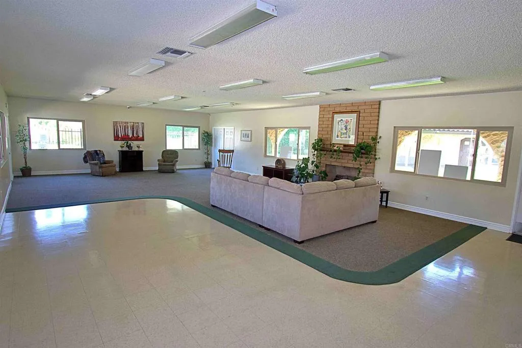 https://cdn.realtyfeed.com/cdn/127/307102376/261752e73b51762270d82cab7ac7b927.webp