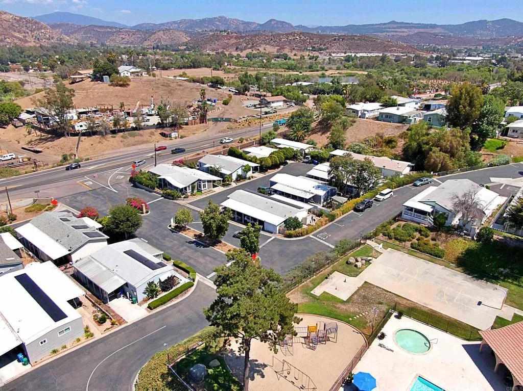 https://cdn.realtyfeed.com/cdn/127/307102376/d8f182967c7fd0d9e59a0795e9072b9b.webp