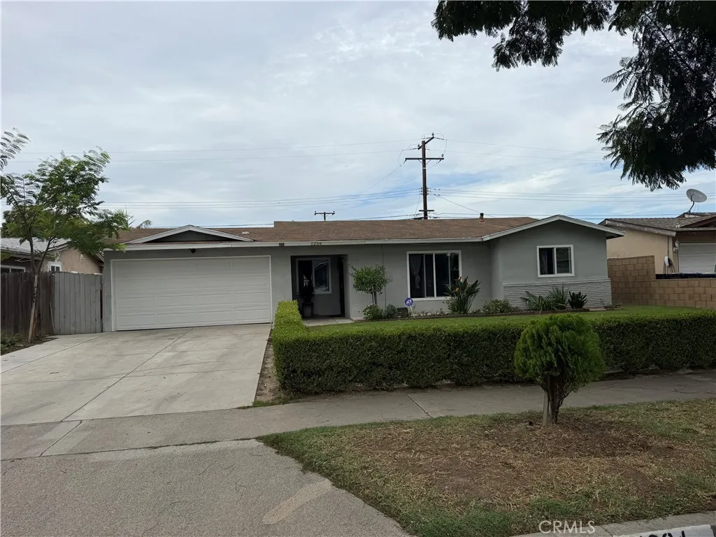 Santa Ana, CA 92704