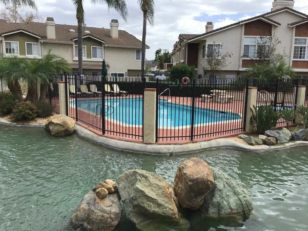 https://cdn.realtyfeed.com/cdn/127/307102480/976e0acd67d2433dc9787ab583f904d1.webp