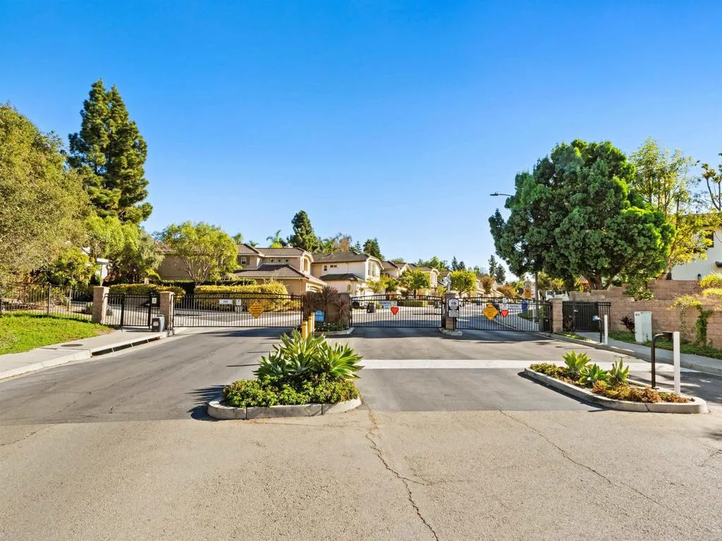 5572 Foxtail Loop, Carlsbad, CA 92010