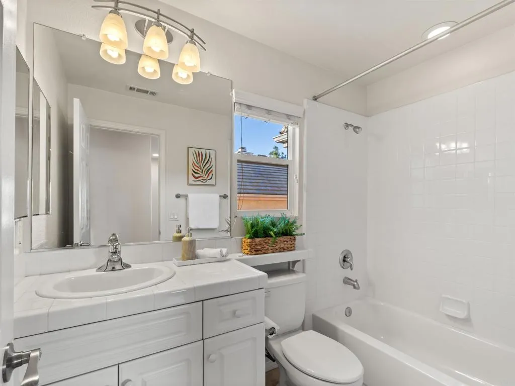 5572 Foxtail Loop, Carlsbad, CA 92010