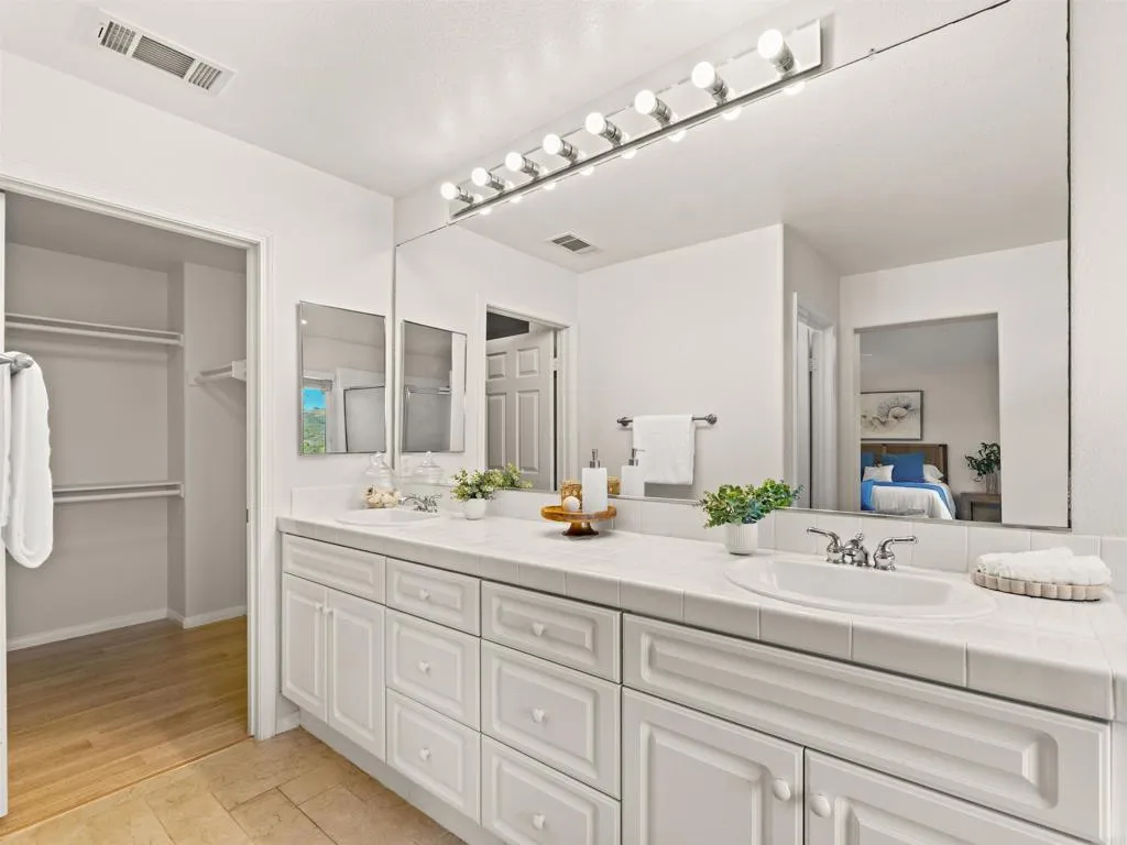 5572 Foxtail Loop, Carlsbad, CA 92010
