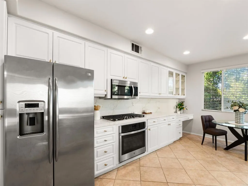 5572 Foxtail Loop, Carlsbad, CA 92010