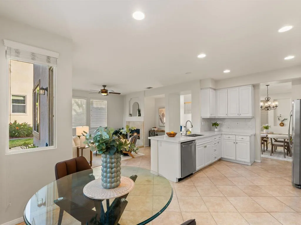 5572 Foxtail Loop, Carlsbad, CA 92010