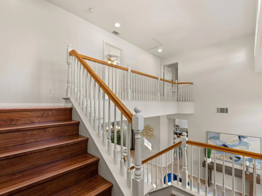 5572 Foxtail Loop, Carlsbad, CA 92010