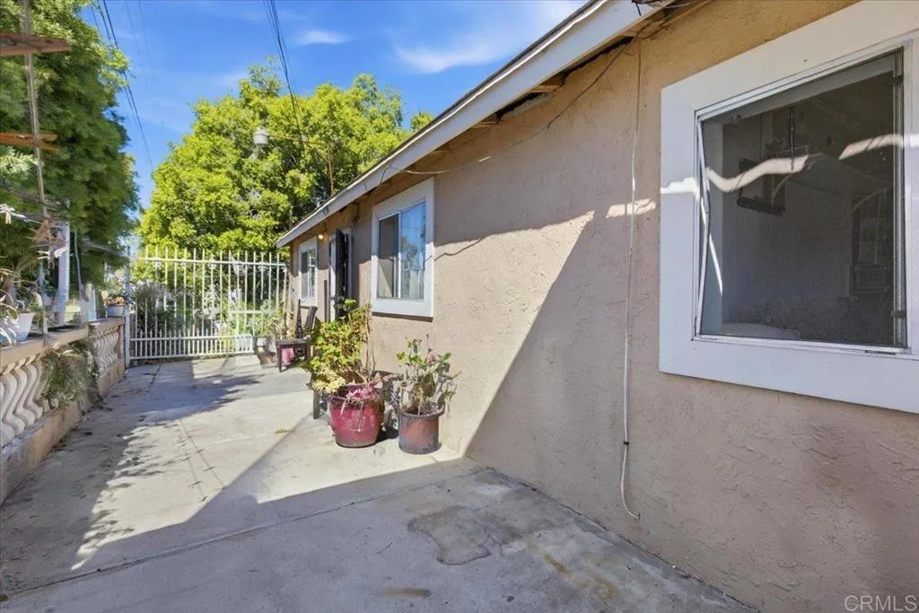 2415 Van Ness Avenue, National City, CA 91950