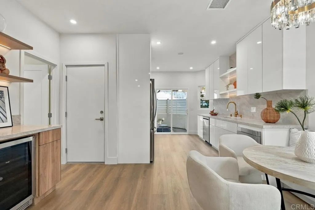 https://cdn.realtyfeed.com/cdn/127/307102856/2d1fe2c11ff70f868a2ee3f047d96ef1.webp