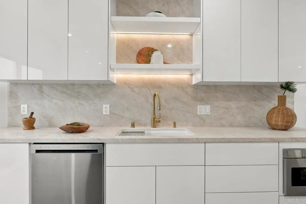 https://cdn.realtyfeed.com/cdn/127/307102856/93b57505cb402c49d1f091d356111ba2.webp