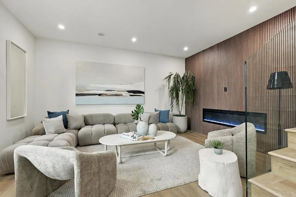 https://cdn.realtyfeed.com/cdn/127/307102856/a11d712028e56b8988d3681755171eca.webp