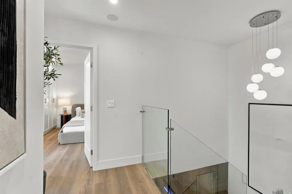 https://cdn.realtyfeed.com/cdn/127/307102856/a45f672cc32d49dfc16b5b4496dbedf4.webp