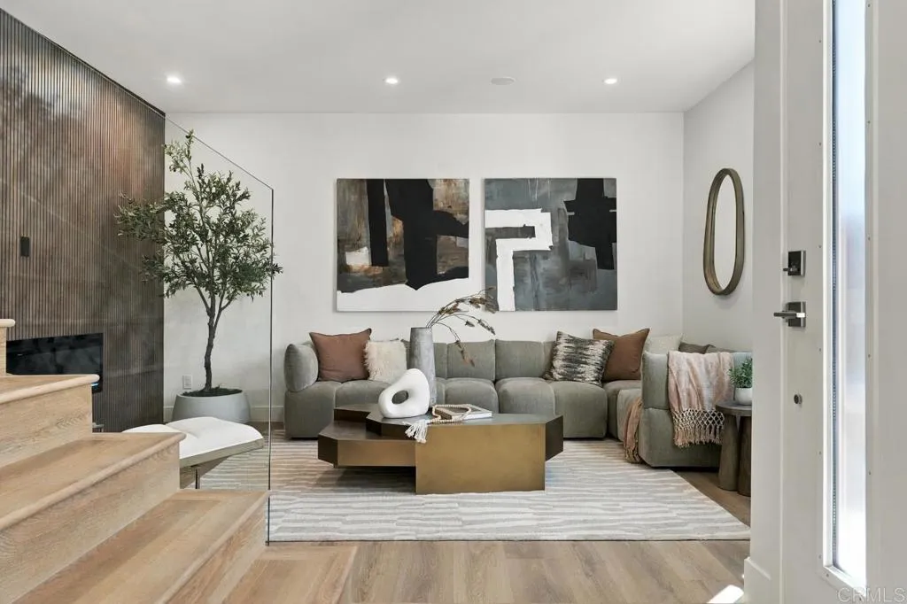 https://cdn.realtyfeed.com/cdn/127/307102857/1698d69ad310ad03400cbab7eb8727dd.webp