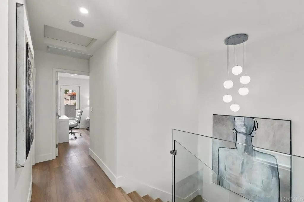 https://cdn.realtyfeed.com/cdn/127/307102857/657c49d92efa6e30bd7cca1017b92575.webp