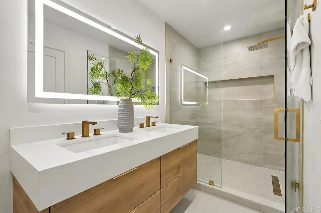 https://cdn.realtyfeed.com/cdn/127/307102857/fcbeb39548bf10967df9a5c45208d14f.webp