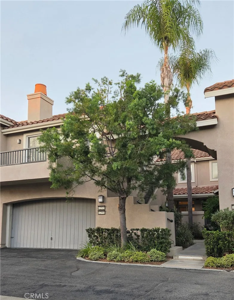 12591 Doral