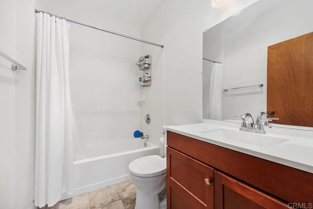 8332 Regents Road, #2F, San Diego, CA 92122 8332 Regents Road, #2F, San Diego, CA 92122