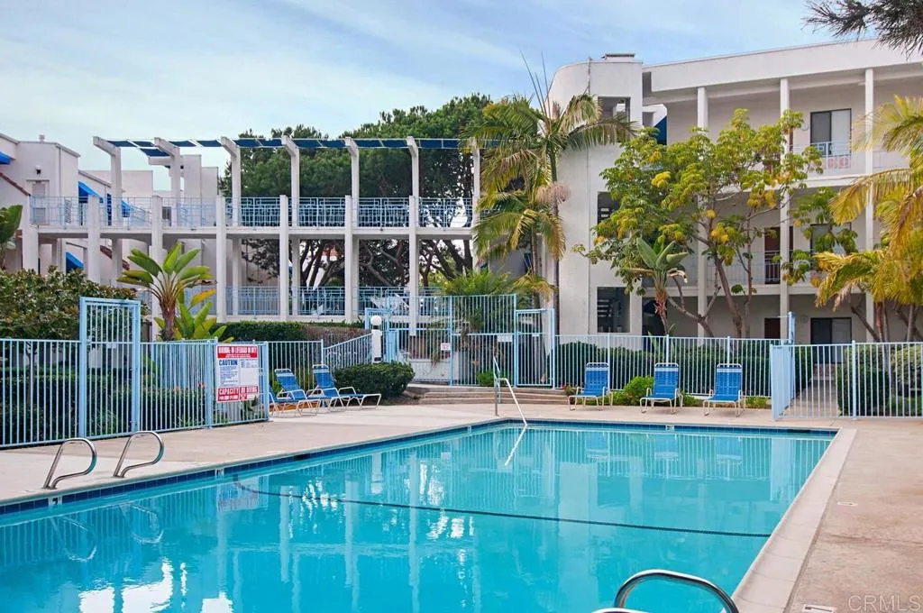 8332 Regents Road, #2F, San Diego, CA 92122 8332 Regents Road, #2F, San Diego, CA 92122