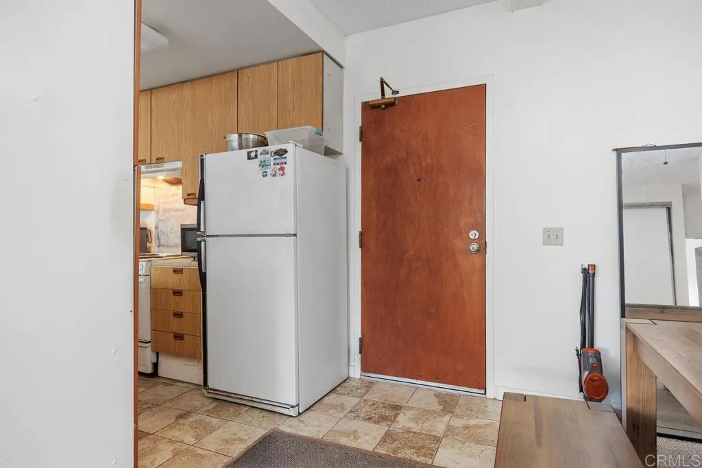 8332 Regents Road, #2F, San Diego, CA 92122 8332 Regents Road, #2F, San Diego, CA 92122
