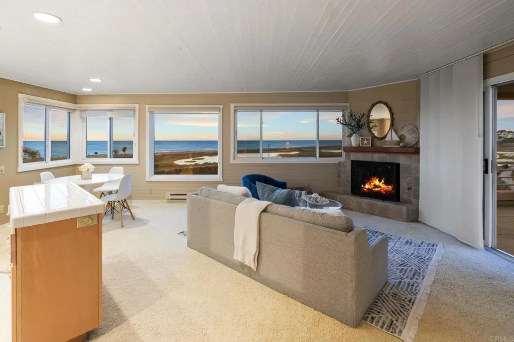 https://cdn.realtyfeed.com/cdn/127/307103169/c4a0da69f1851dfecb810340de779d9f.webp